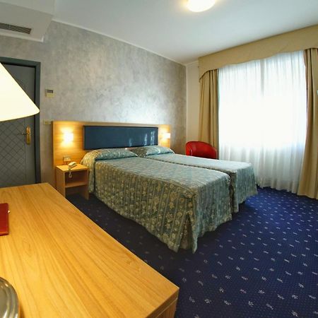 Hotel Le Torrette Galbiate エクステリア 写真
