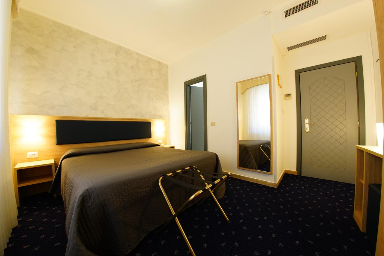 Hotel Le Torrette Galbiate エクステリア 写真