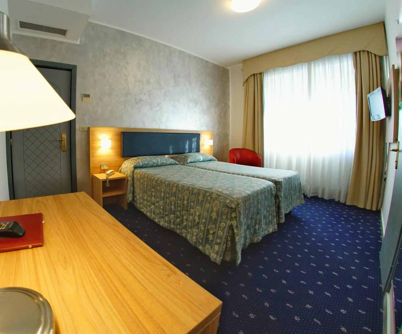 Hotel Le Torrette Galbiate エクステリア 写真