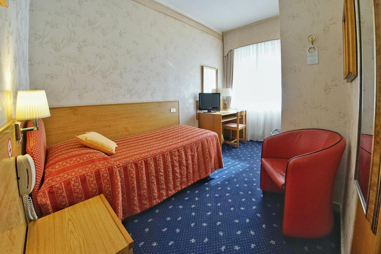 Hotel Le Torrette Galbiate エクステリア 写真