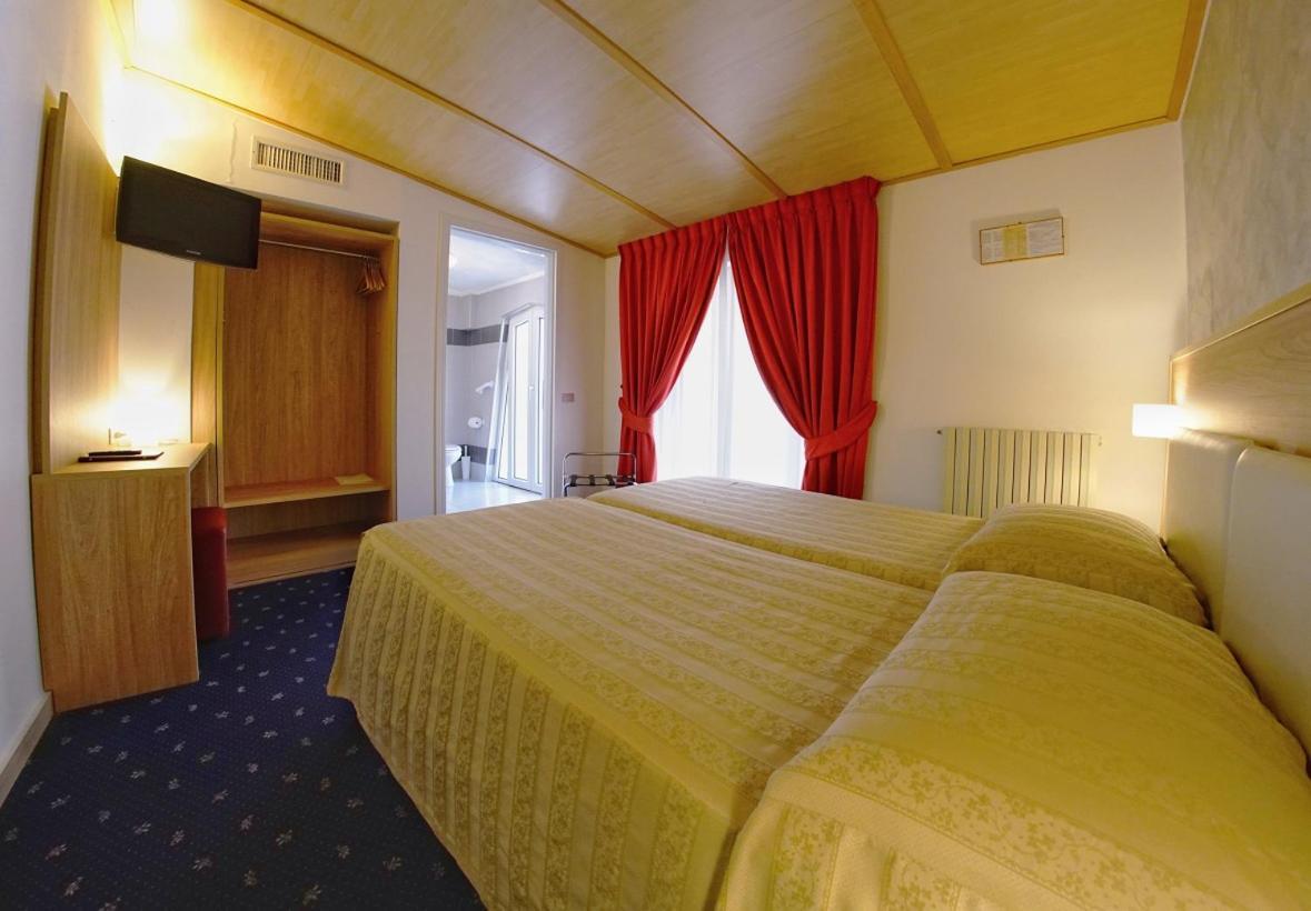 Hotel Le Torrette Galbiate エクステリア 写真