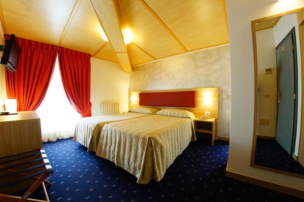 Hotel Le Torrette Galbiate エクステリア 写真