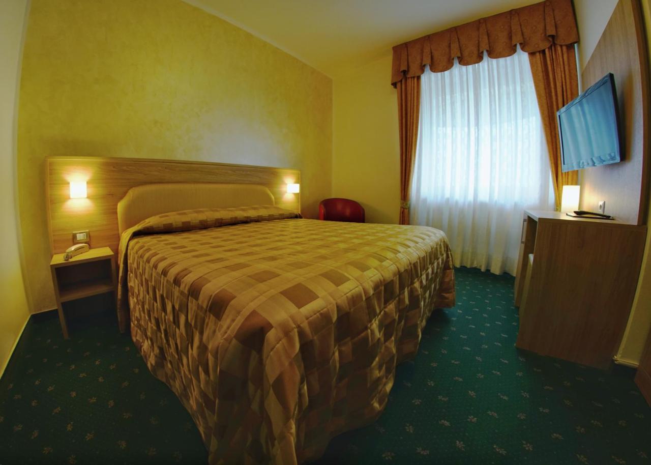 Hotel Le Torrette Galbiate エクステリア 写真