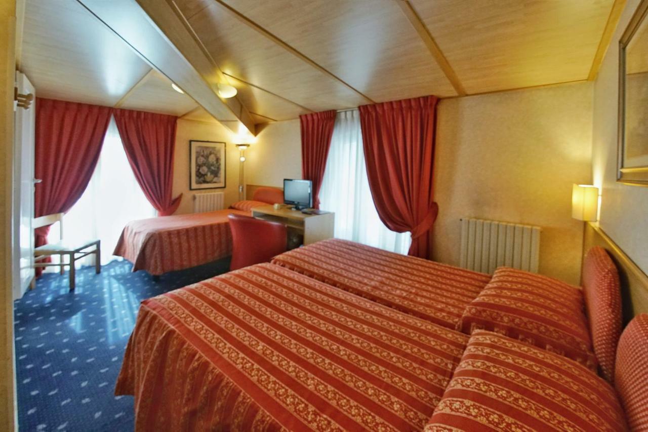 Hotel Le Torrette Galbiate エクステリア 写真